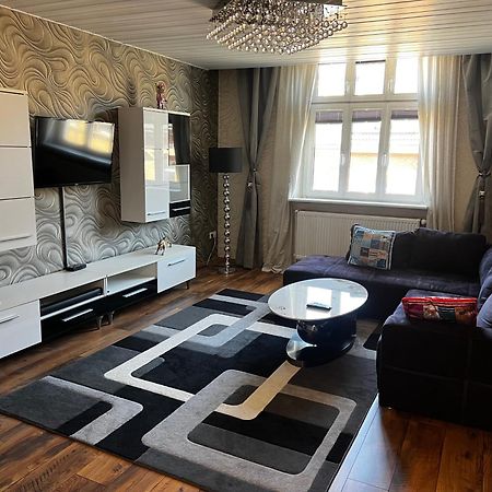 Schoenes City-Apartment Im Zentrum Mit Balkon Хоф Экстерьер фото
