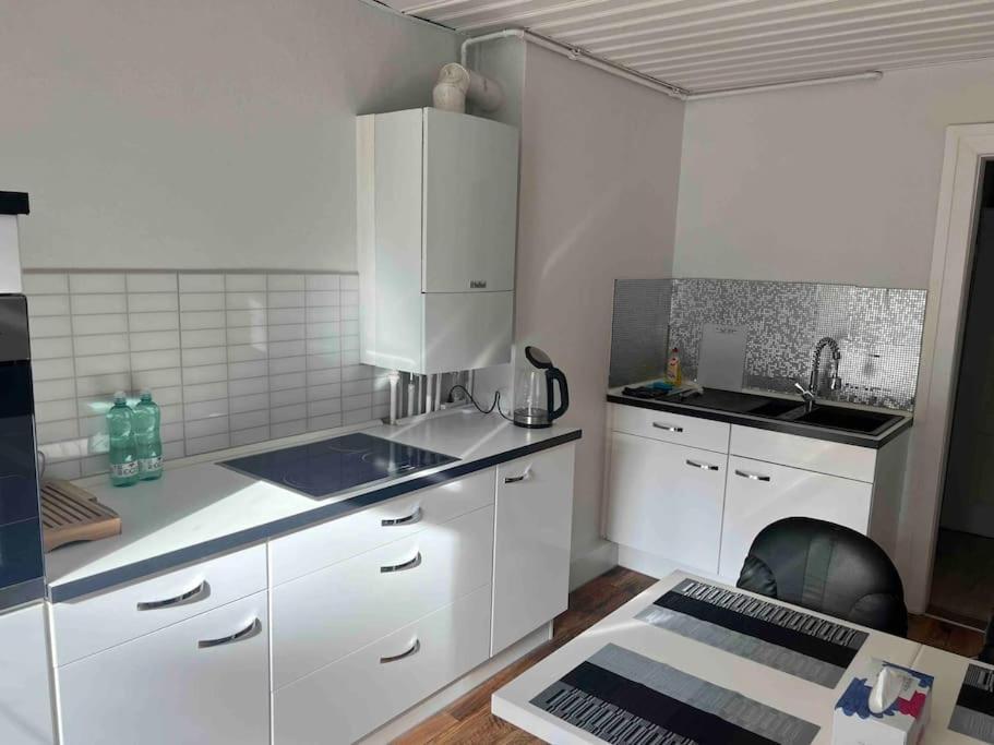 Schoenes City-Apartment Im Zentrum Mit Balkon Хоф Экстерьер фото